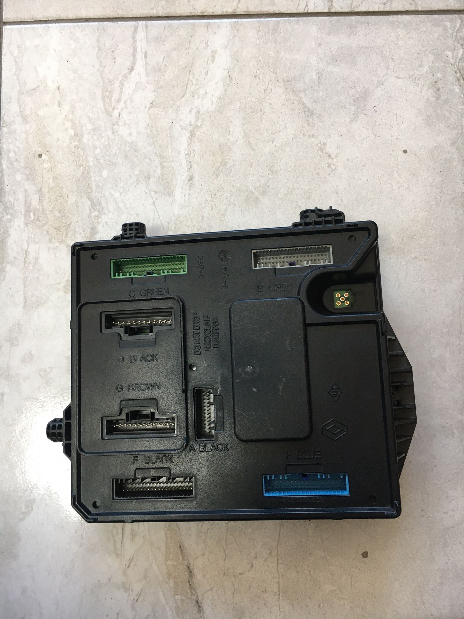 Fluence Sigorta Kutusu 2008-2015 Orjinal 284B11486R