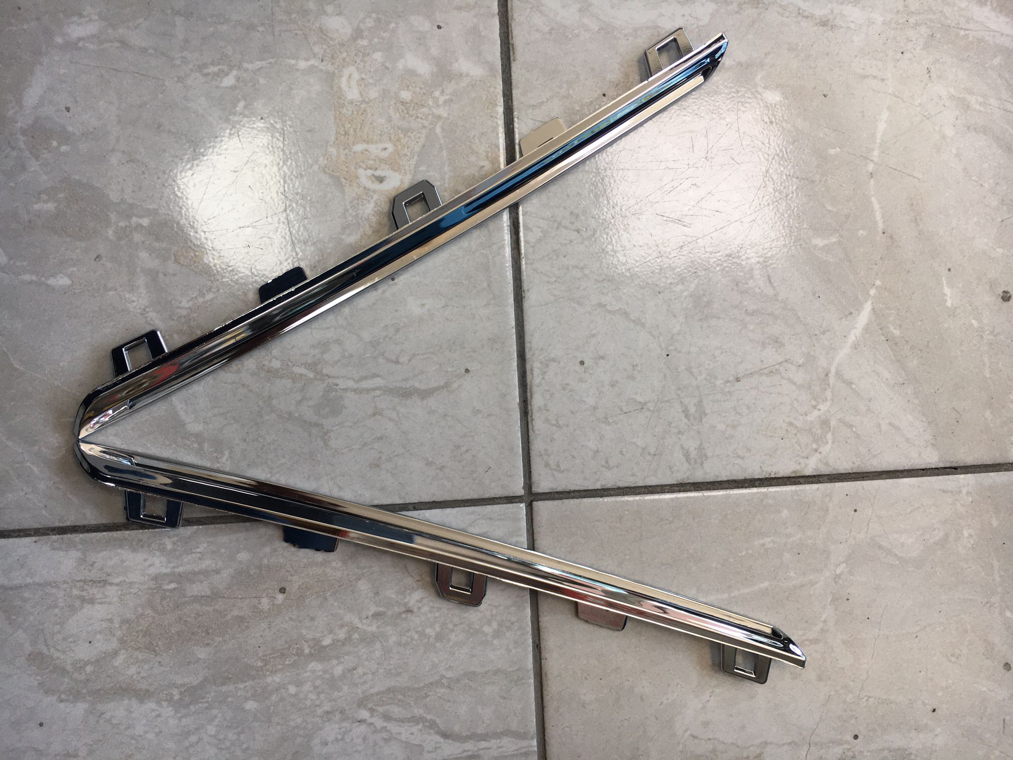 Megane Ön Panjur Çıtası