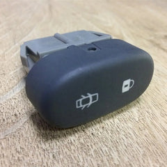 Clio Merkezi Kilit Düğmesi 2003-2008 Oyl-Orjinal 8200038167