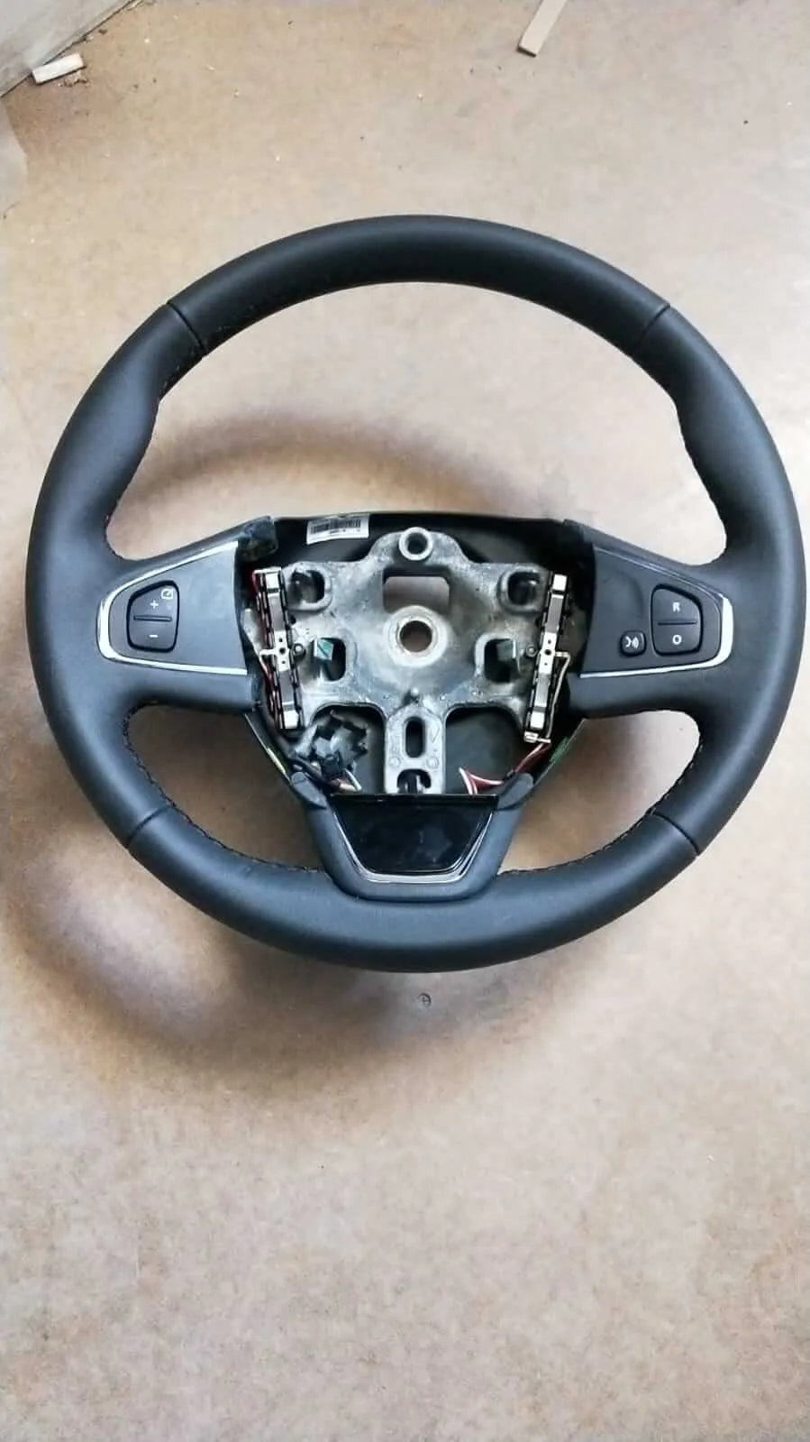 Clio Direksiyon Simidi Sol 2013-2018 Orjinal Mais 484006599R