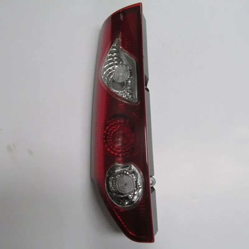 Kangoo Arka Stop Lambası Sol 2010-2015 Meydan 8200419941