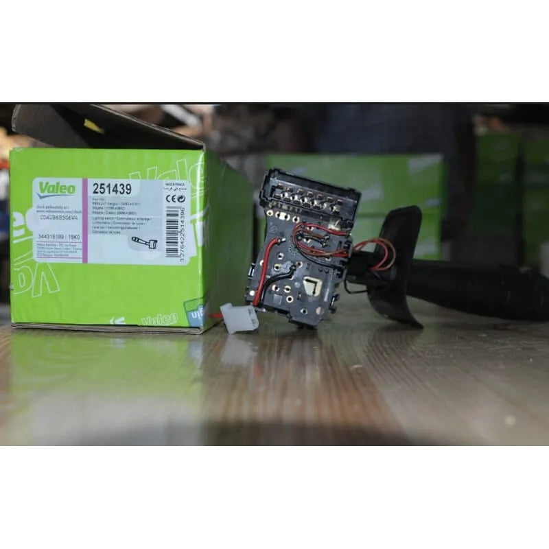 Clio Far Kumanda Kolu 2003-2008 Valeo 7701044279