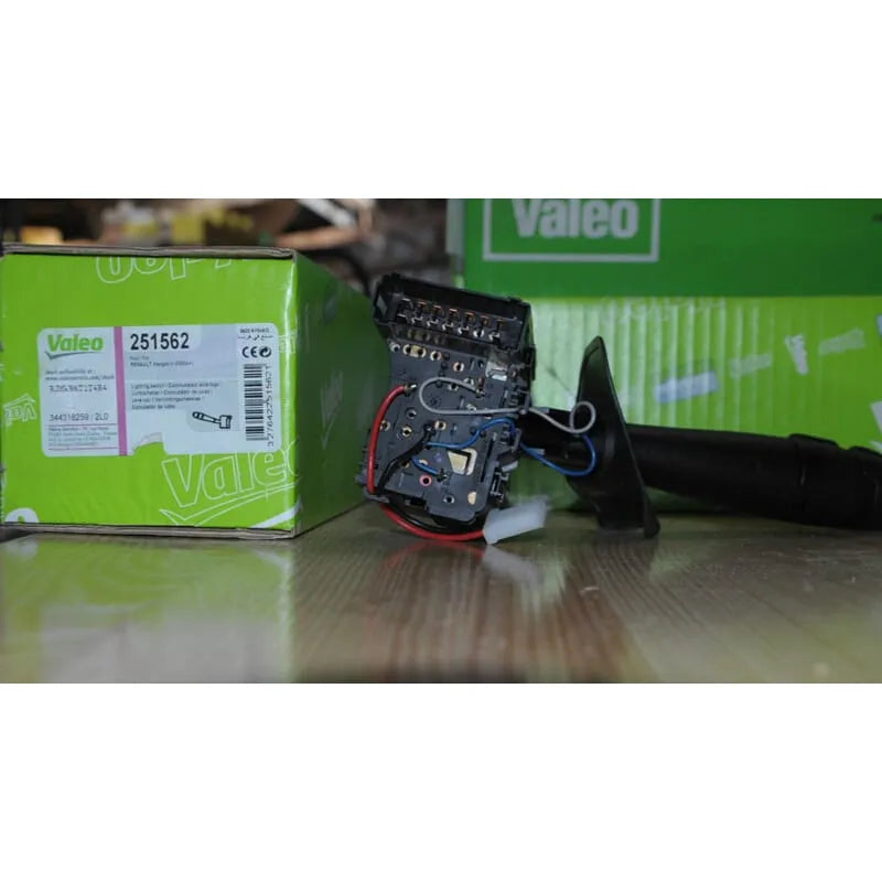 Kangoo Far Kumanda Kolu 1998-2009 Valeo 7701044278