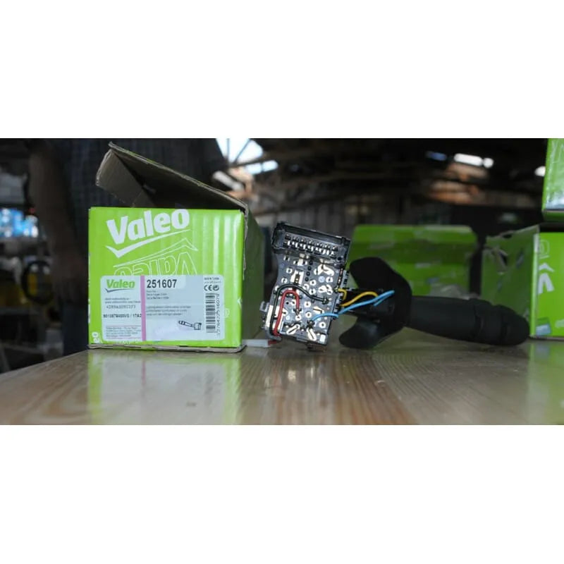 Sandero Far Kumanda Kolu 2008-2016 Valeo 6001551366