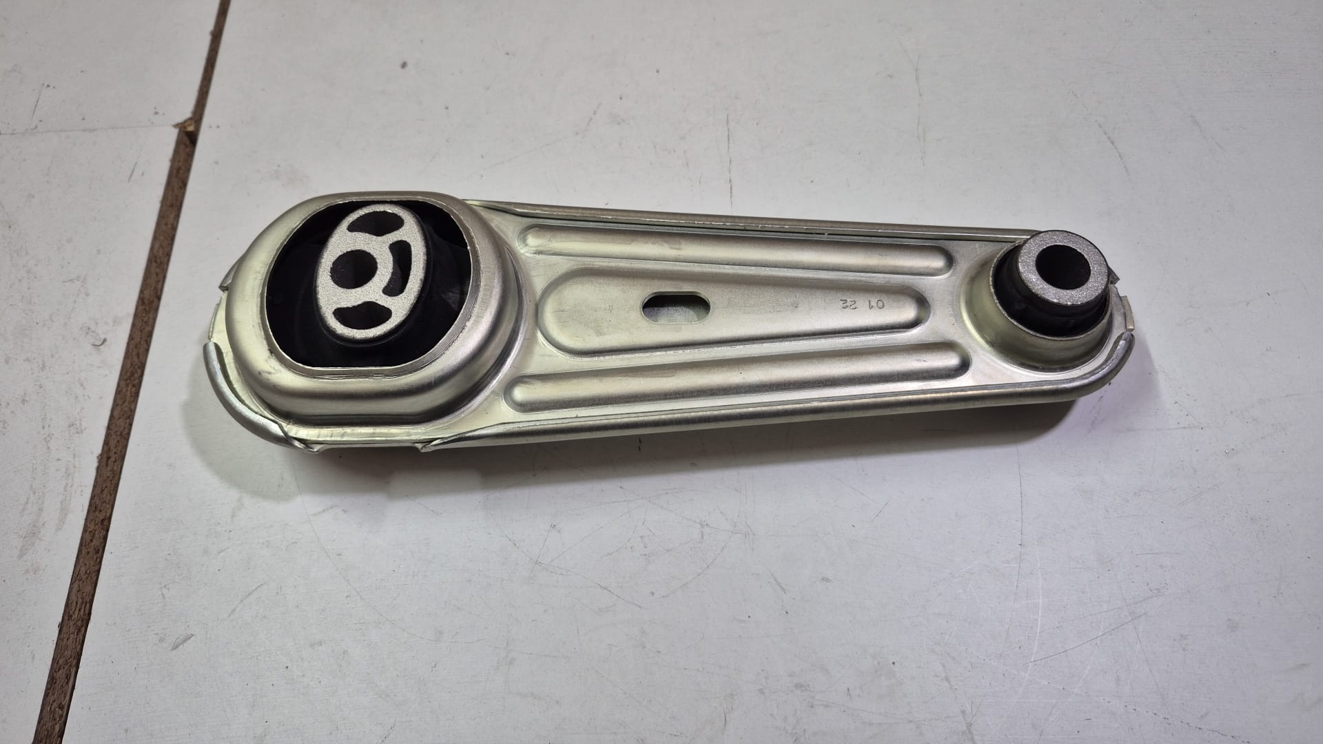 Clio Motor Arka Bağlantı Takozu