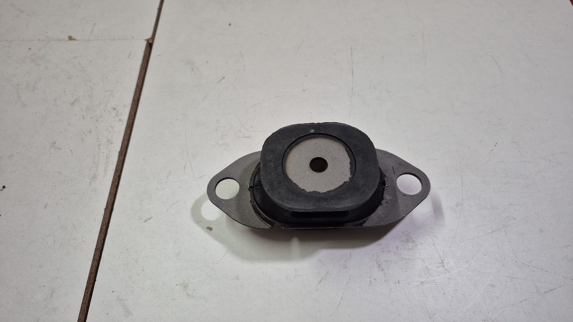 Megane Motor Arka Bağlantı Takozu