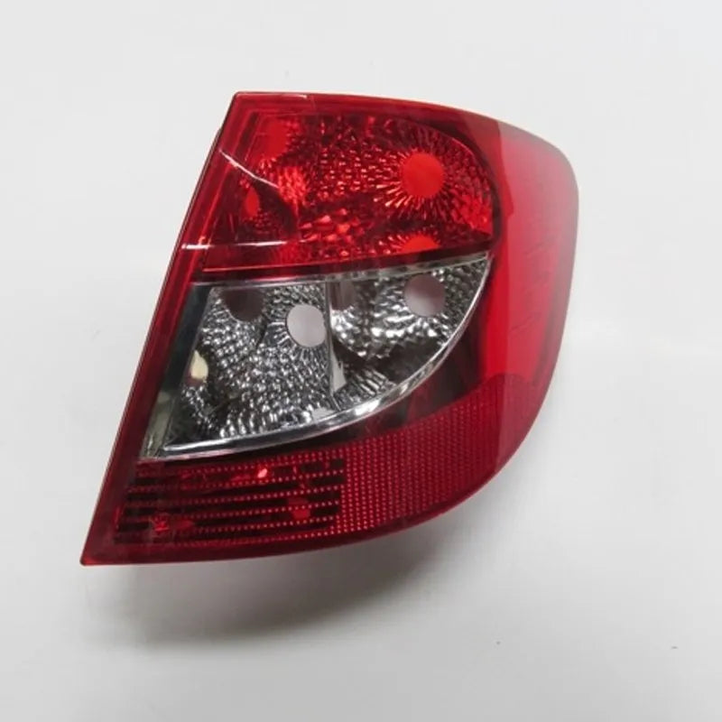 Clio Arka Stop Lambası Sağ 2009-2012 Meydan 8200700047