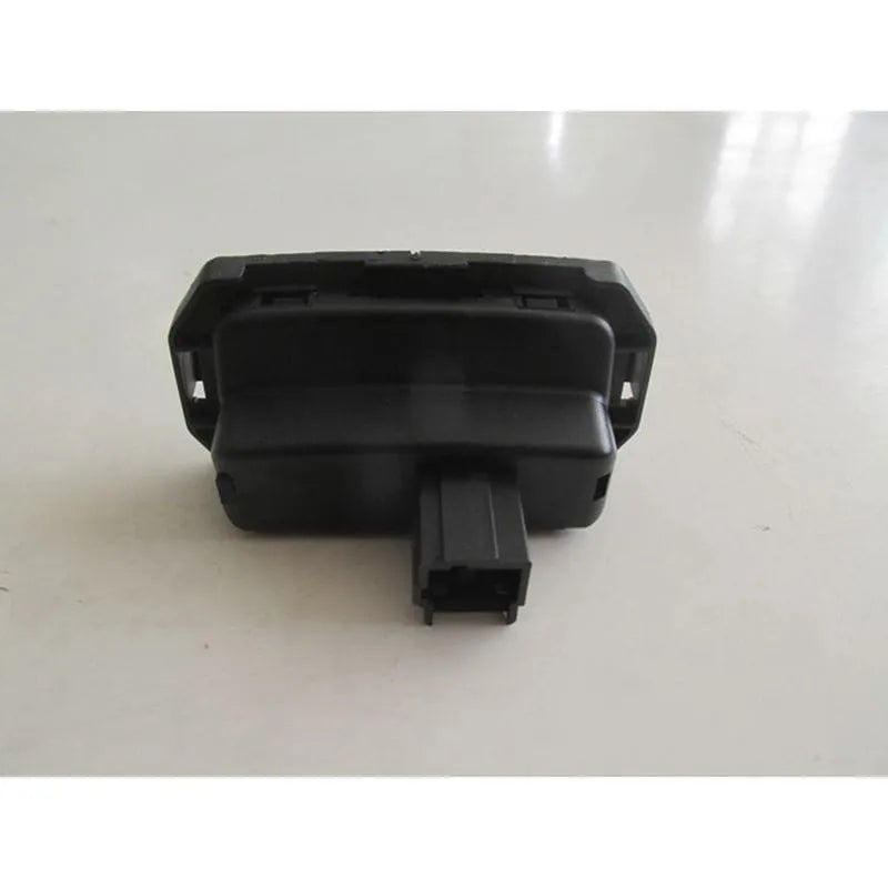 Captur Bagaj Açma Düğmesi 2013-2019 Meydan 7701475191