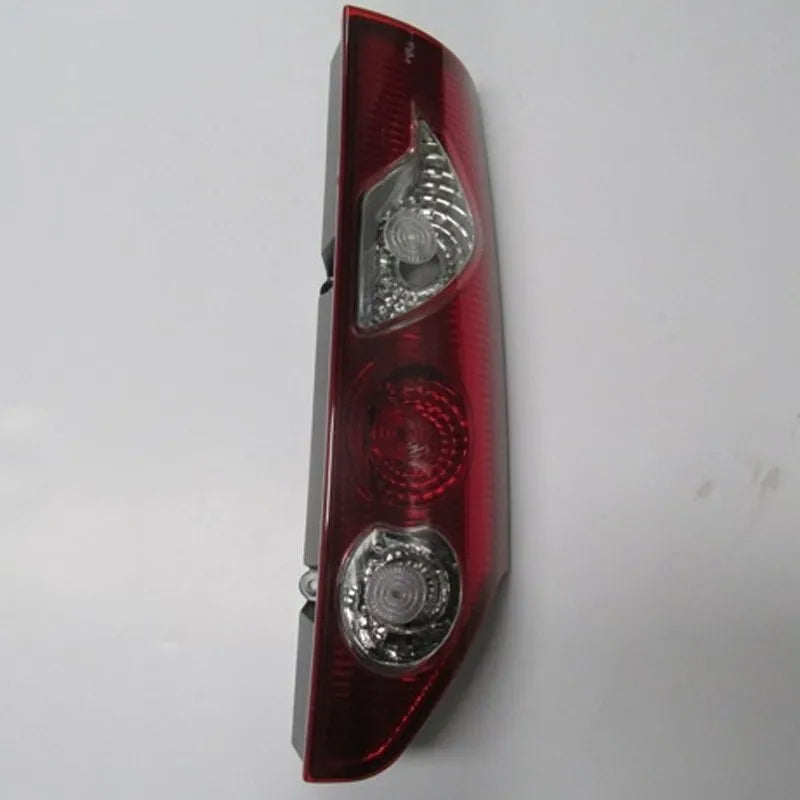 Kangoo Arka Stop Lambası Sağ 2010-2015 Meydan 8200419945