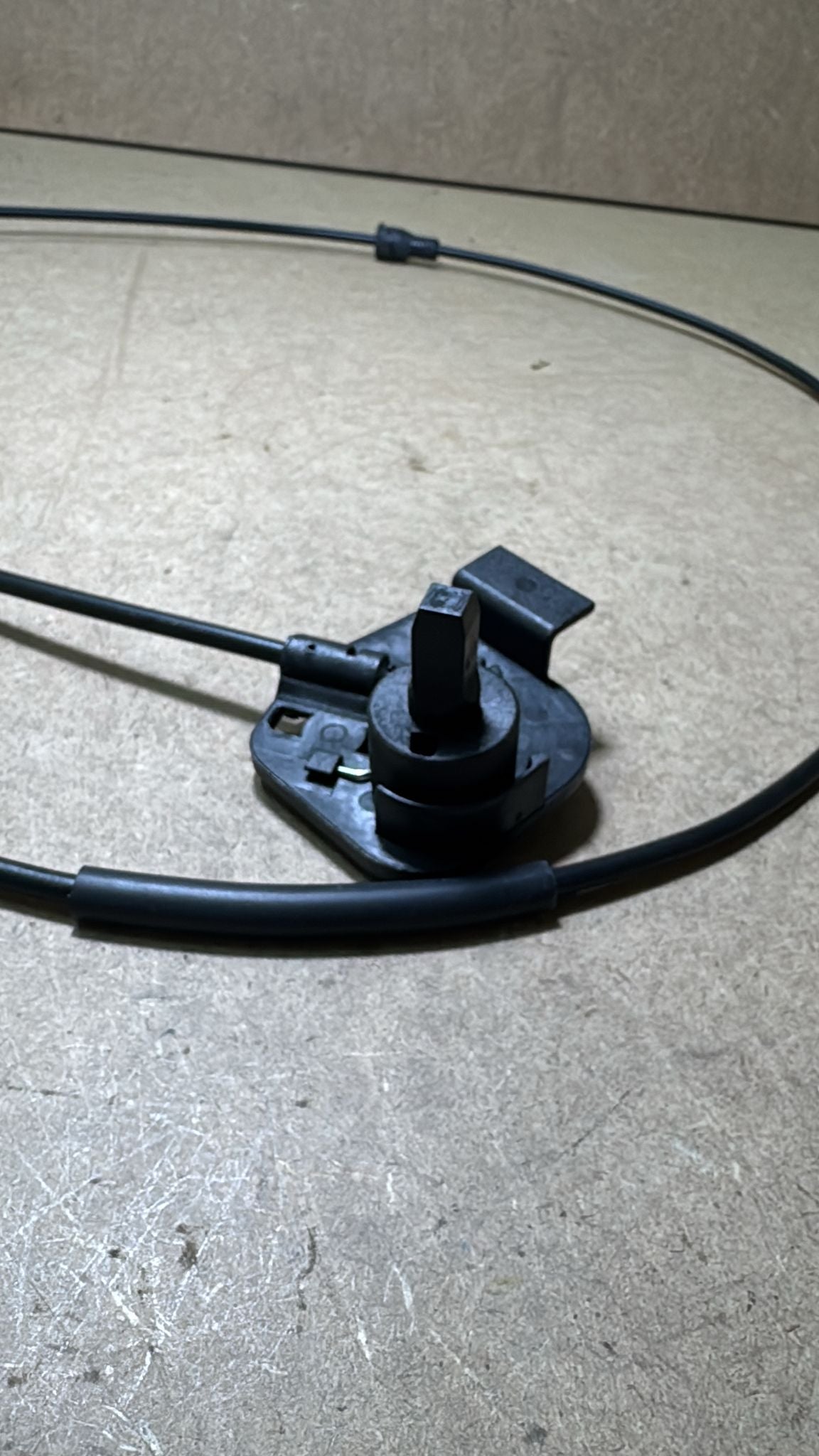 Fiorino Motor Kaputu Kilit Açma Teli